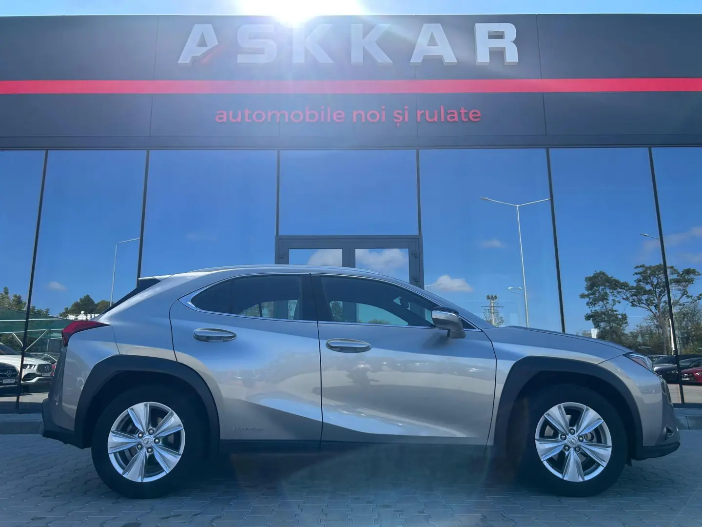 Lexus UX 250h 2.0L HEV 20H- (178 HP) 4X4 CVT Executive 2021