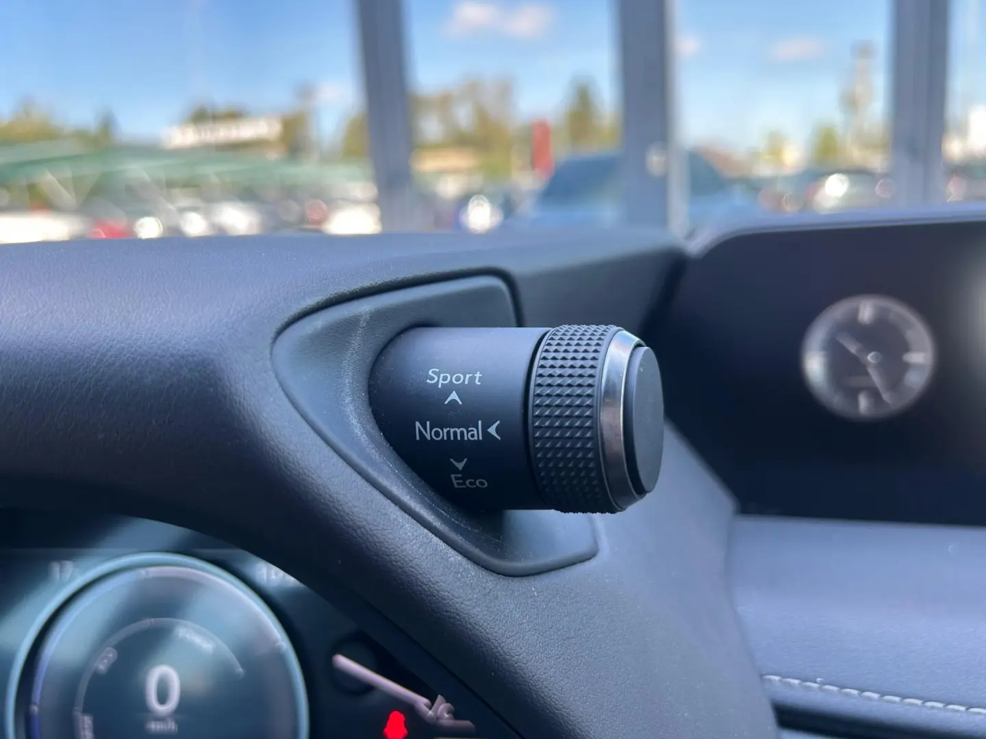 Lexus UX 250h 2.0L HEV 20H- (178 HP) 4X4 CVT Executive 2021