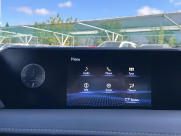 Lexus UX 250h 2.0L HEV 20H- (178 HP) 4X4 CVT Executive 2021