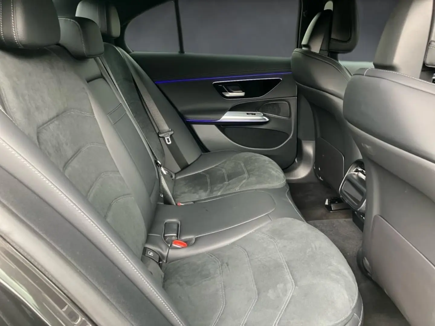 E 300 e AMG/Distr./Mem.P/AHK/360°/Agility.Ctrl