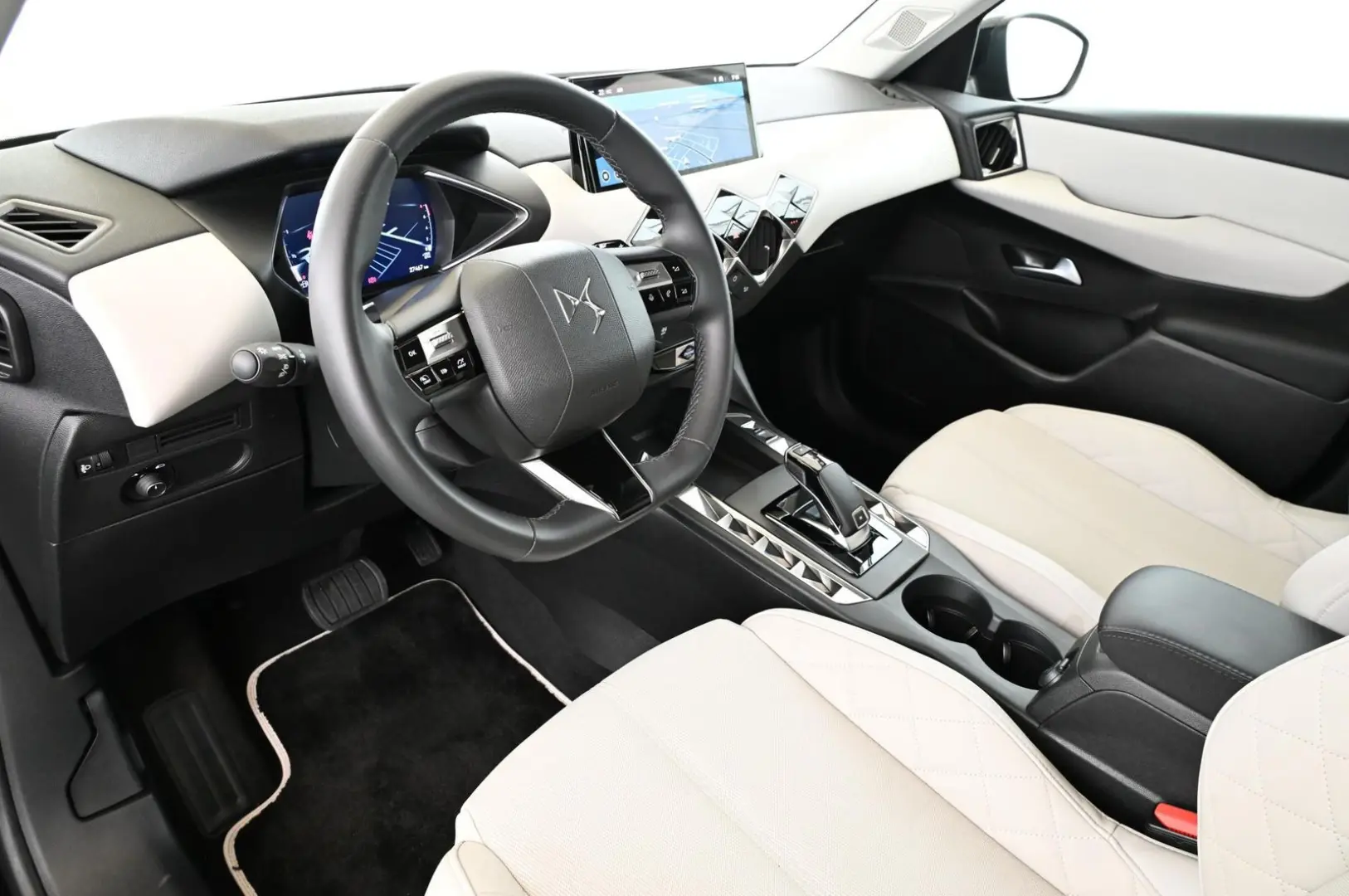 DS Automobiles DS3 1.2 PT EAT8 Esprit de Voyage