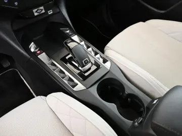 DS Automobiles DS3 1.2 PT EAT8 Esprit de Voyage