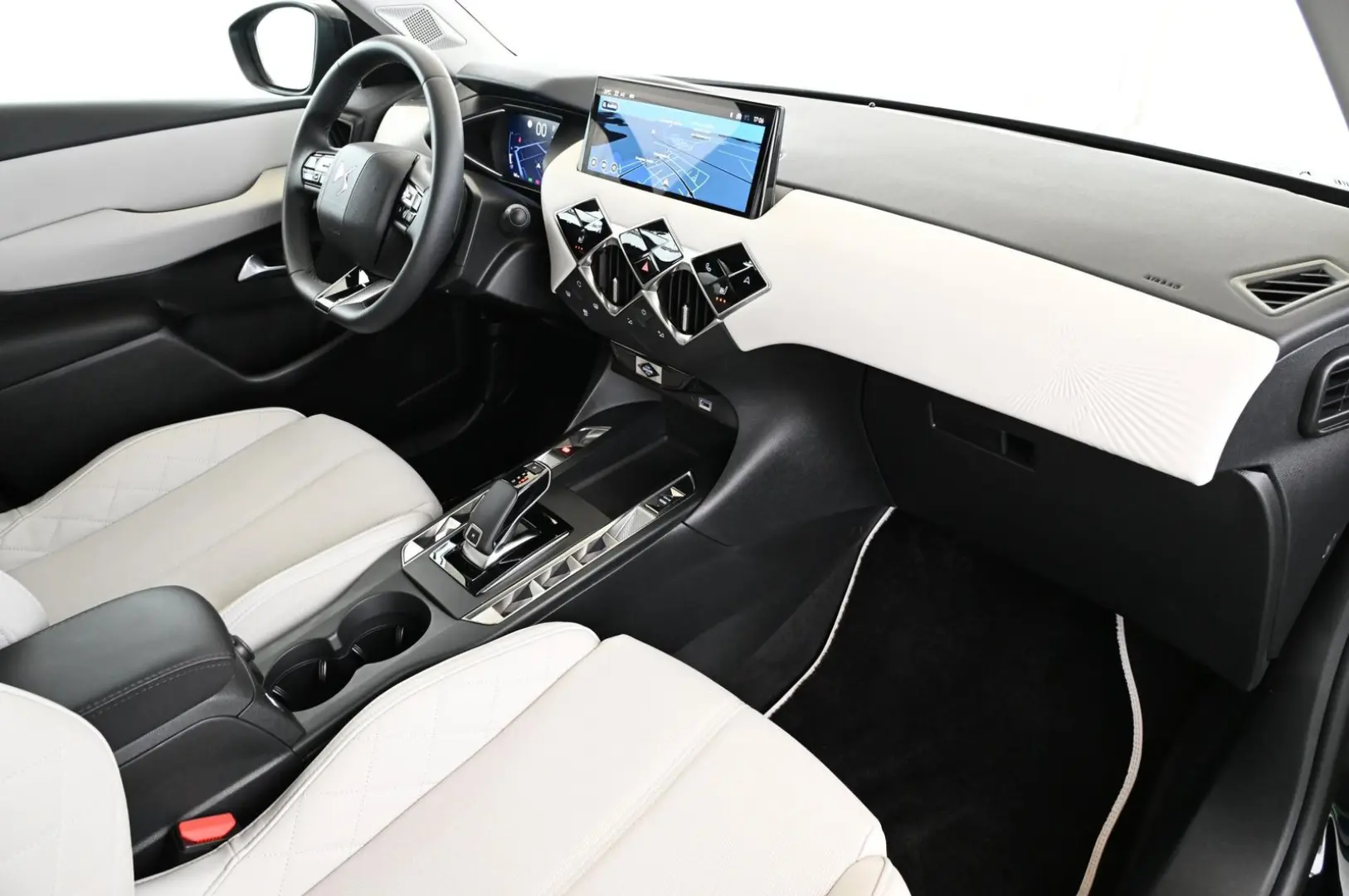DS Automobiles DS3 1.2 PT EAT8 Esprit de Voyage