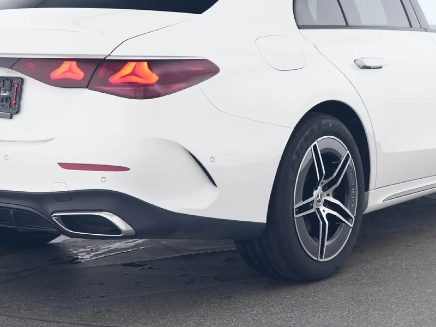 E 220 d AMG-Sport/360/Pano/Distr/Night/Ambi/19'