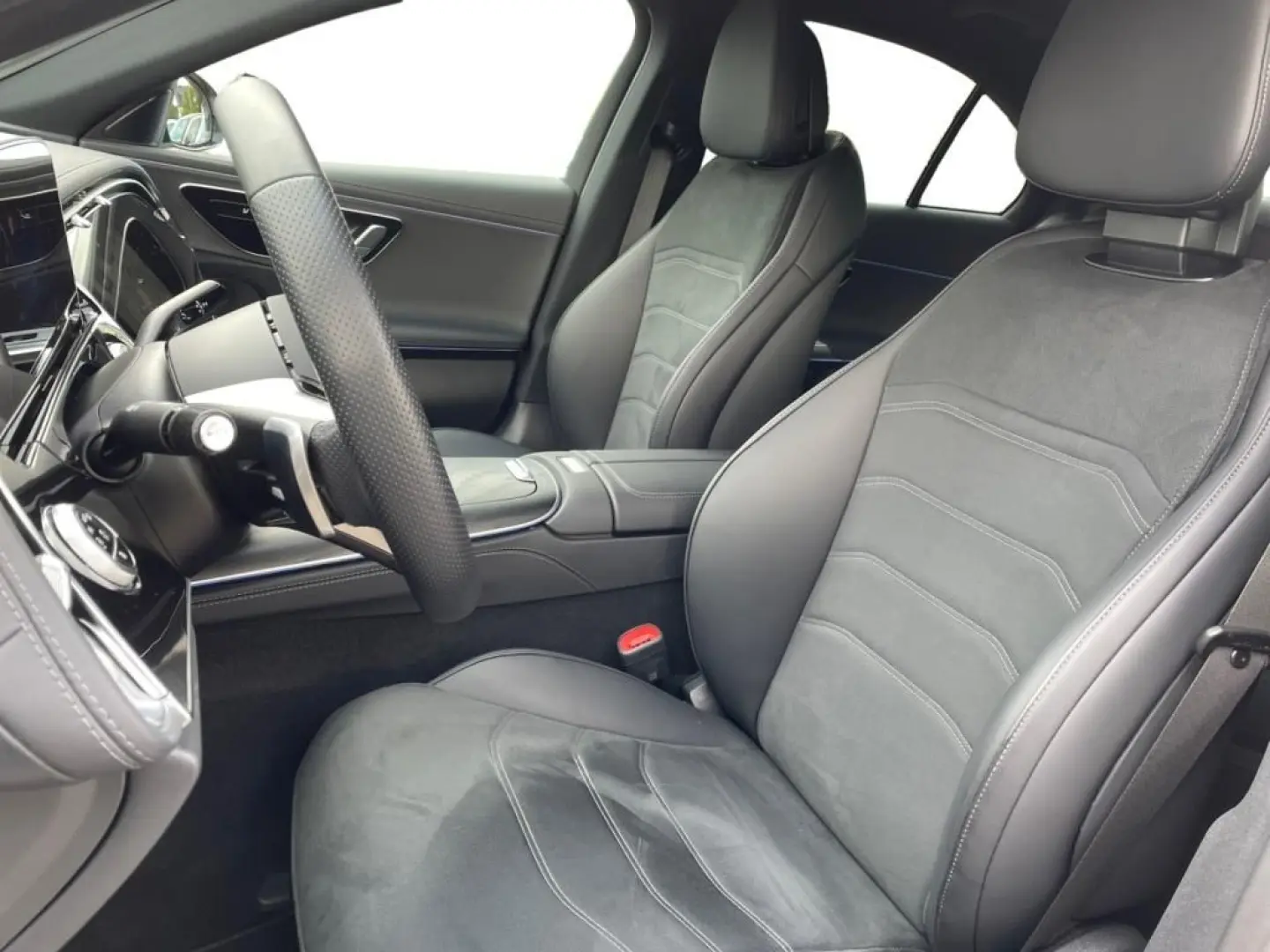 E 220 d AMG +MBUX+DISTR+Navi+SpurW+W-Paket+PDC