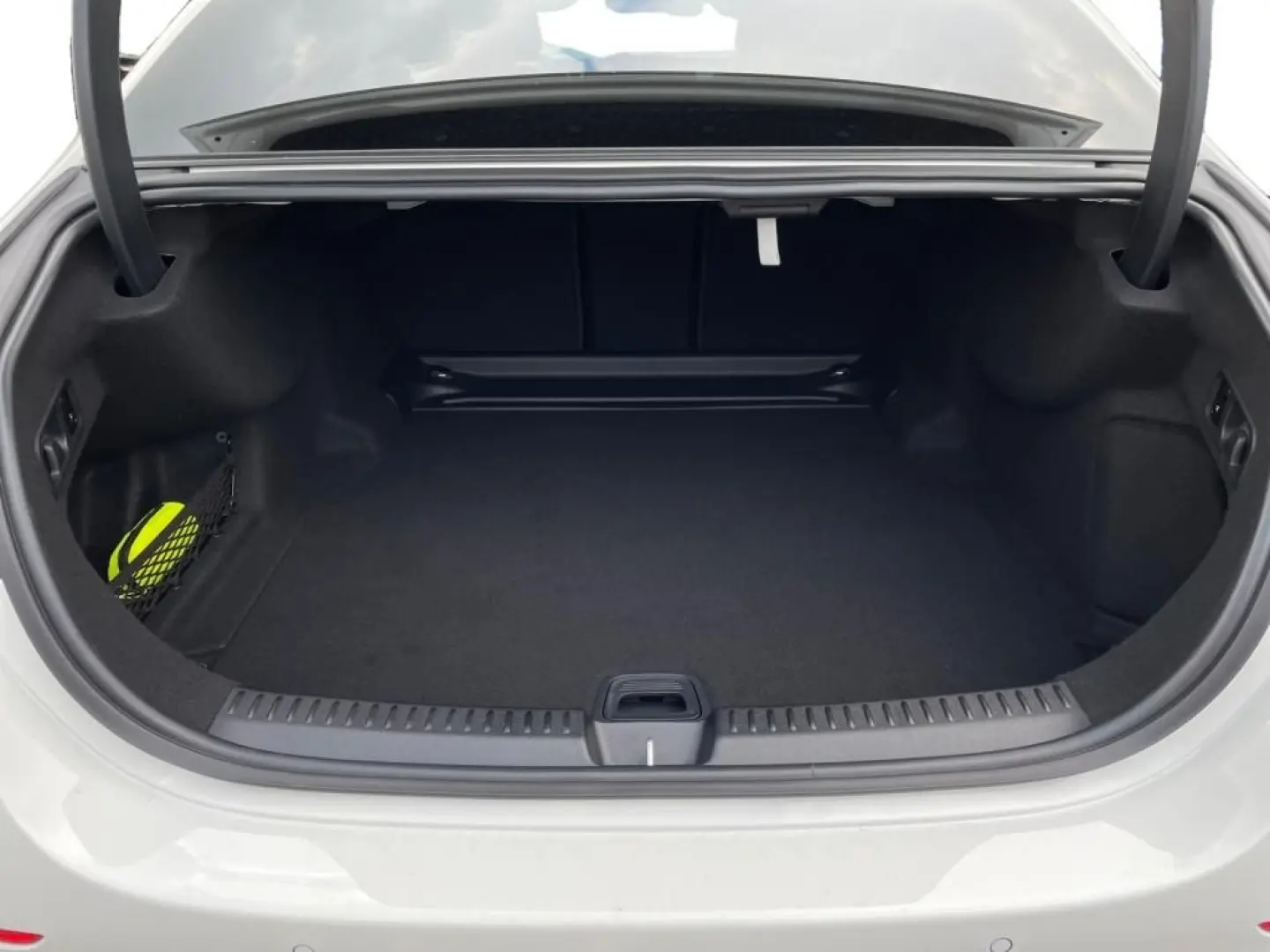 E 220 d AMG +MBUX+DISTR+Navi+SpurW+W-Paket+PDC