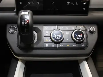 Defender 110 D300 X-Dynamic SE AHK Pano HUD
