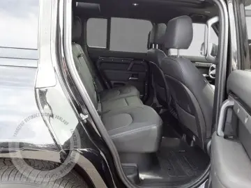 Defender 110 D300 X-Dynamic SE AHK PANO HEAD-UP