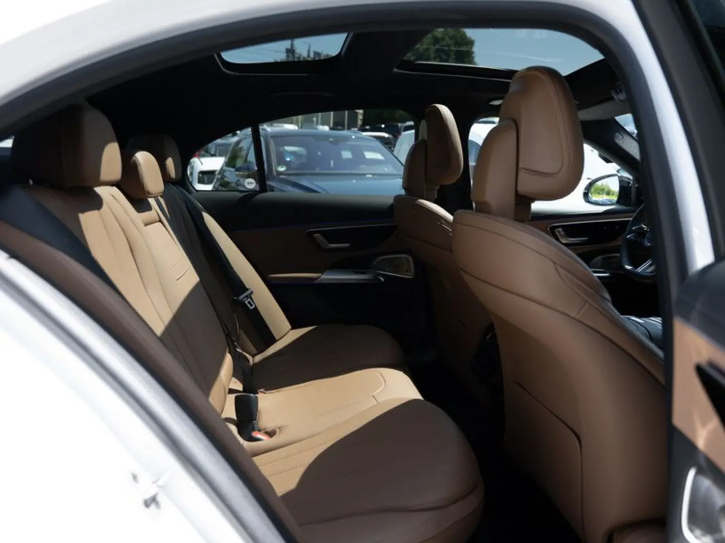 E 200 AMG-Sport/Super/Pano/Sitzklima/Burm/20'
