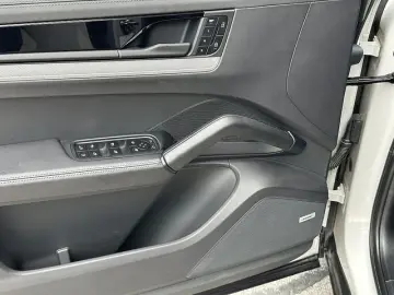 Porsche Cayenne E-Hybrid