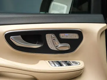 Mercedes-Benz V300 4Matic Individual Seats