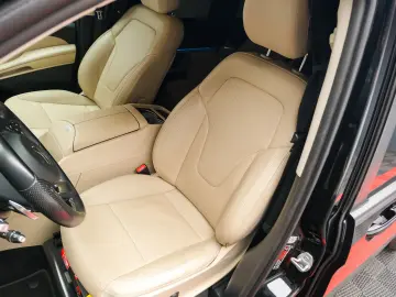 Mercedes-Benz V300 4Matic Individual Seats