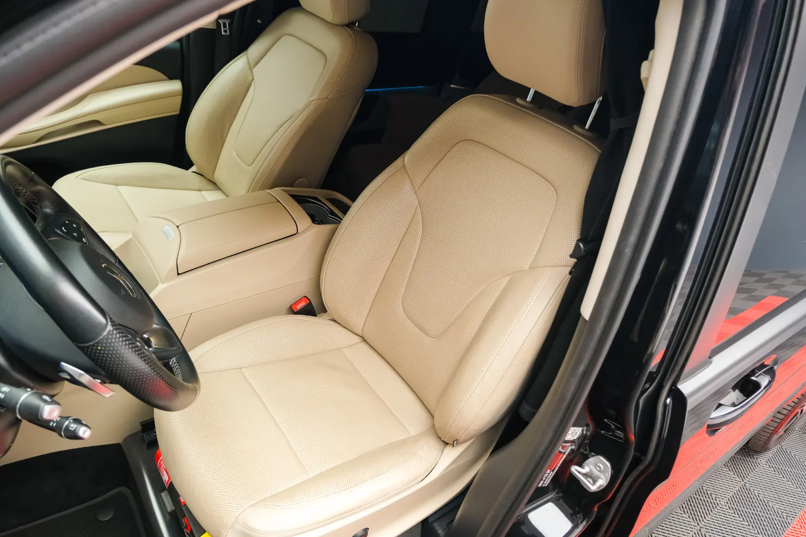 Mercedes-Benz V300 4Matic Individual Seats