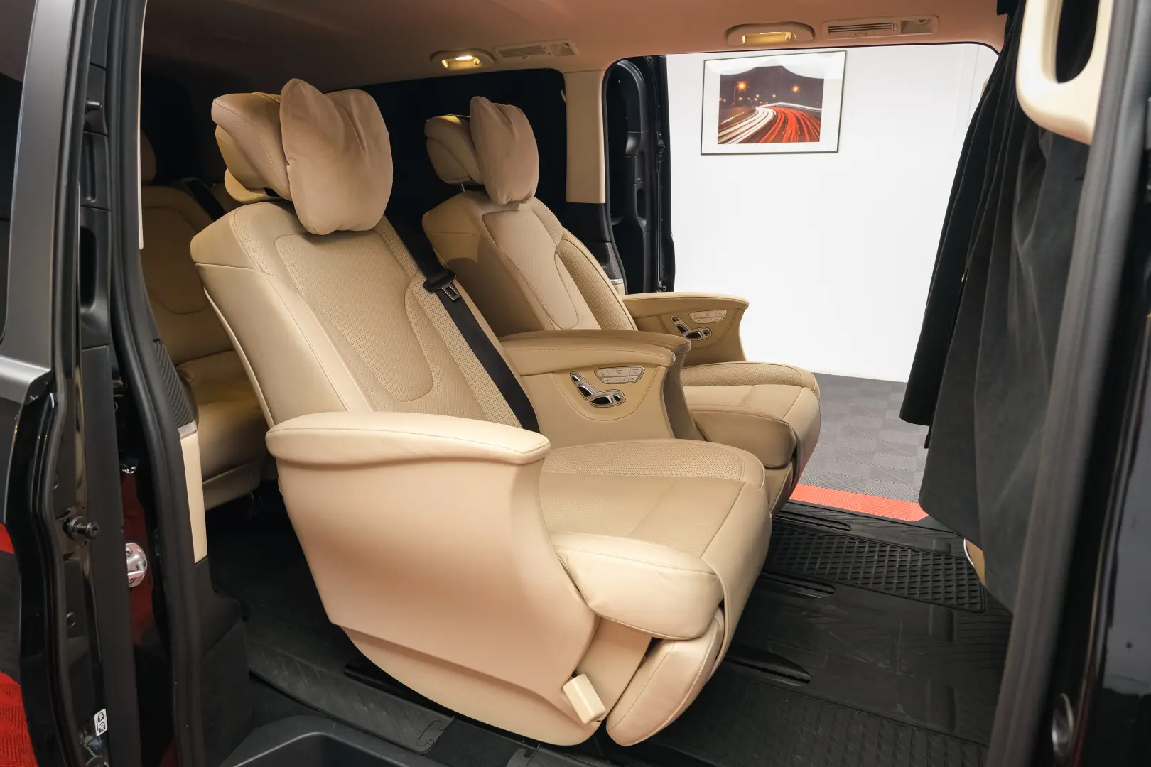 Mercedes-Benz V300 4Matic Individual Seats