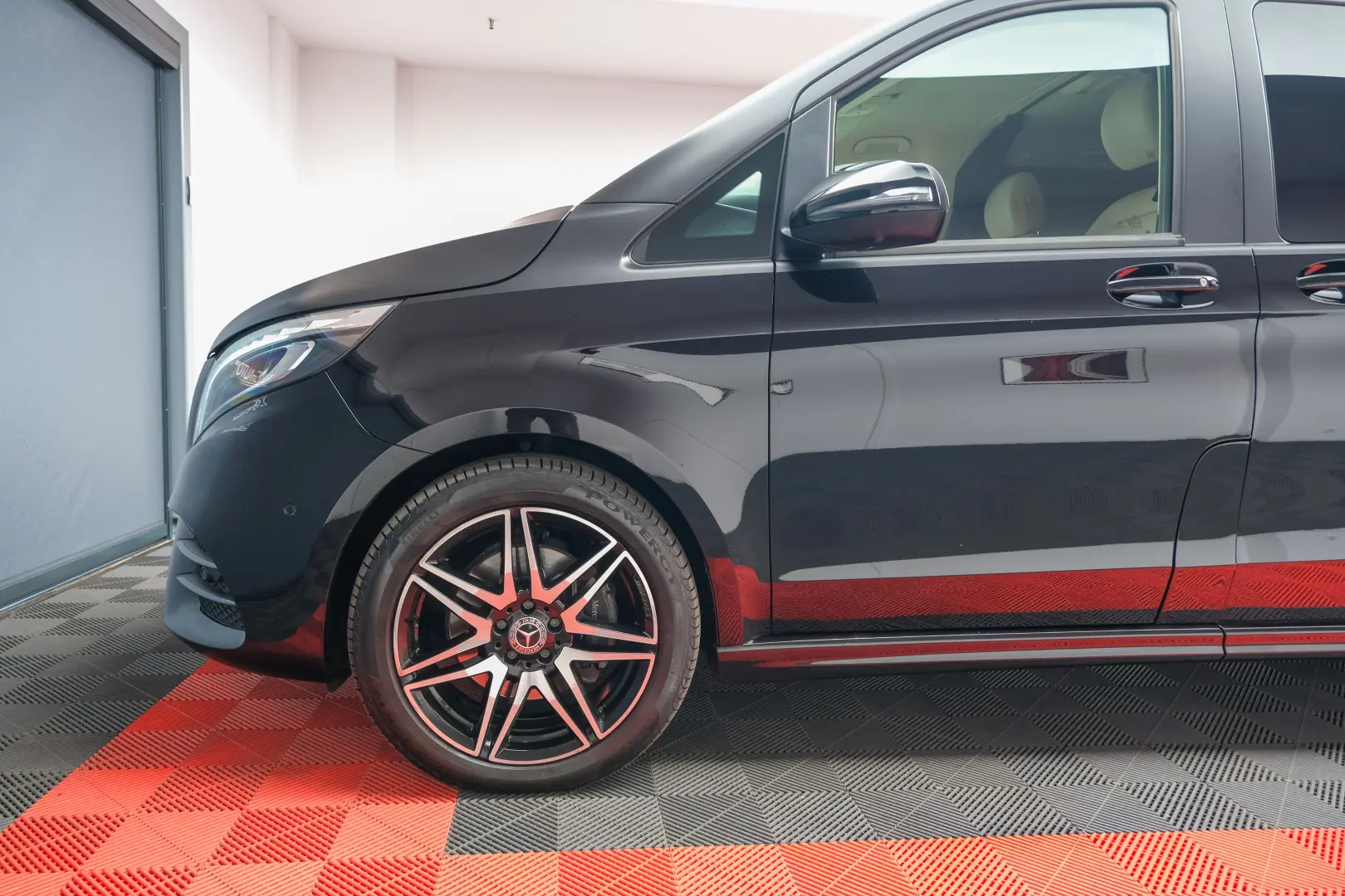 Mercedes-Benz V300 4Matic Individual Seats