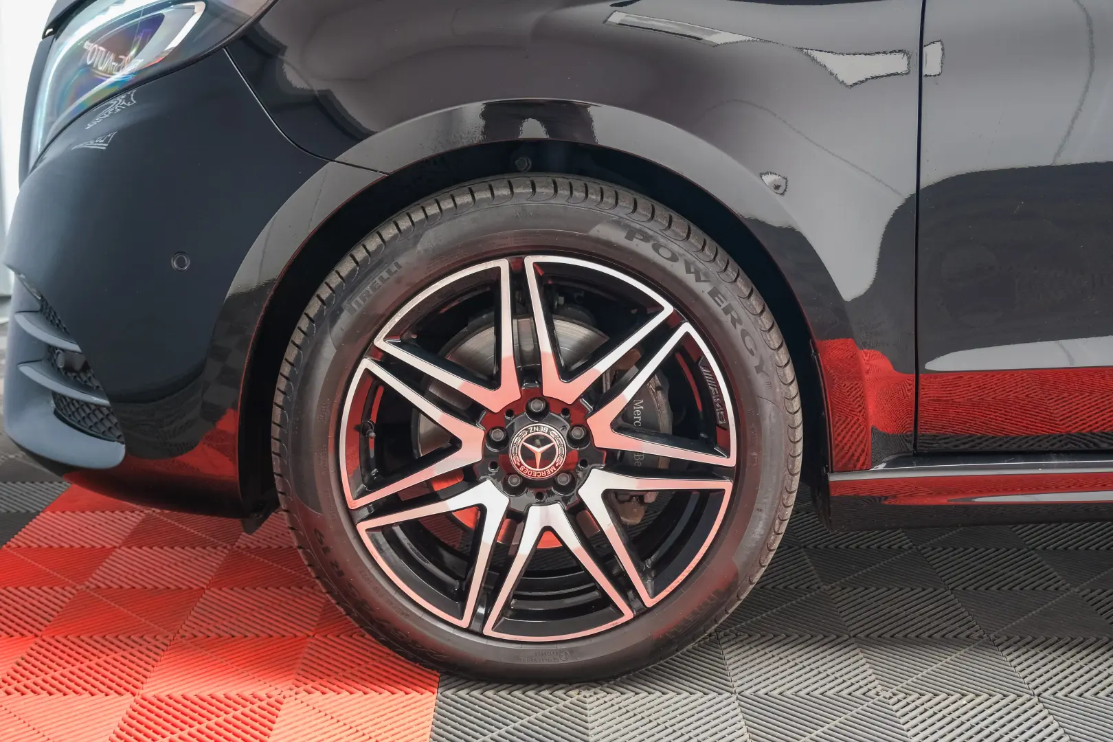 Mercedes-Benz V300 4Matic Individual Seats