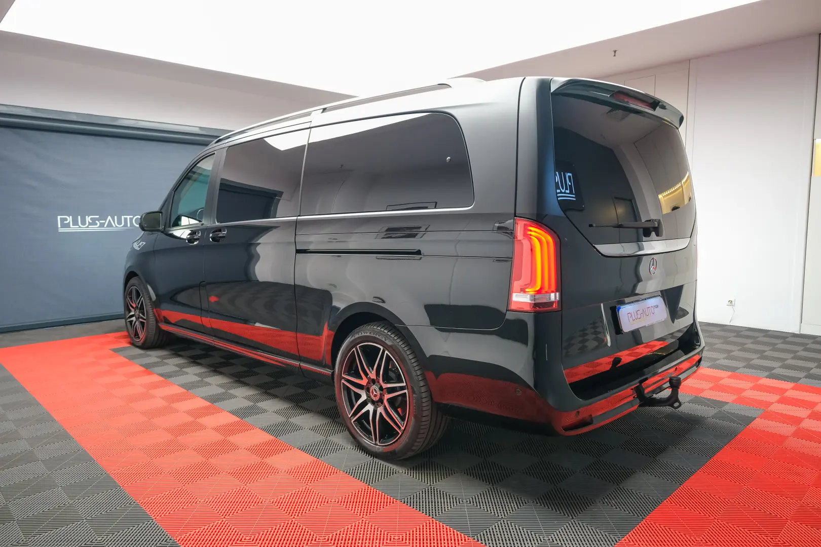 Mercedes-Benz V300 4Matic Individual Seats