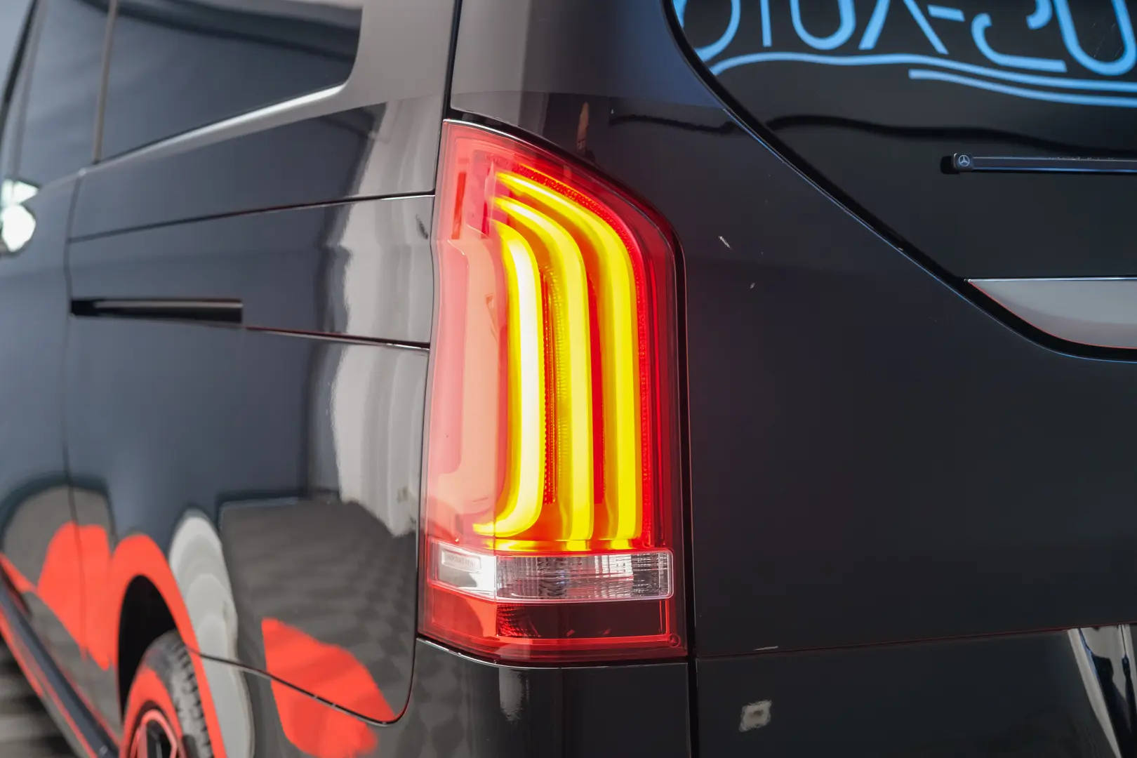 Mercedes-Benz V300 4Matic Individual Seats