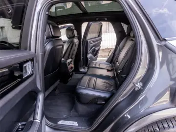 Porsche CAYENNE    3.0 BENZINA    2018    EURO 6    340 CP