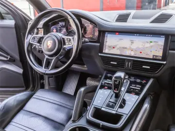 Porsche CAYENNE    3.0 BENZINA    2018    EURO 6    340 CP