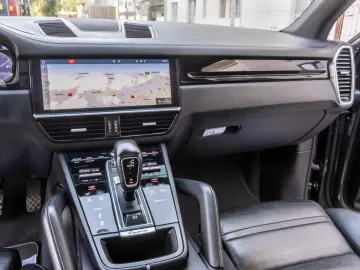 Porsche CAYENNE    3.0 BENZINA    2018    EURO 6    340 CP