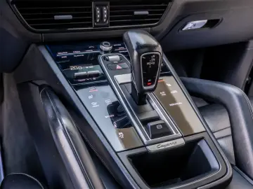 Porsche CAYENNE    3.0 BENZINA    2018    EURO 6    340 CP