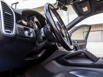 Porsche CAYENNE    3.0 BENZINA    2018    EURO 6    340 CP