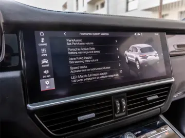 Porsche CAYENNE    3.0 BENZINA    2018    EURO 6    340 CP