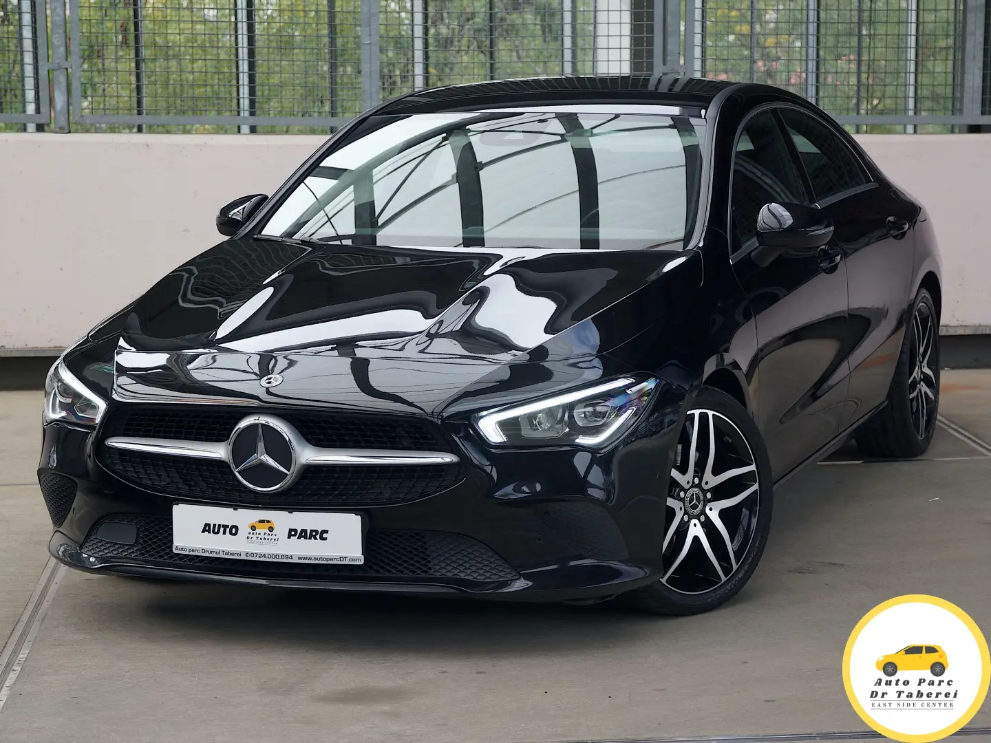 Mercedes-Benz CLA Business Coupe 200d DCT camera cockpit