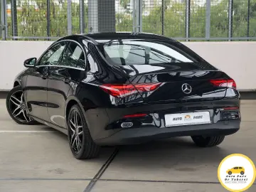 Mercedes-Benz CLA Business Coupe 200d DCT camera cockpit