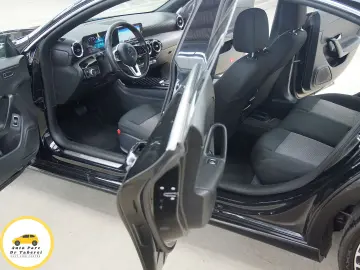 Mercedes-Benz CLA Business Coupe 200d DCT camera cockpit