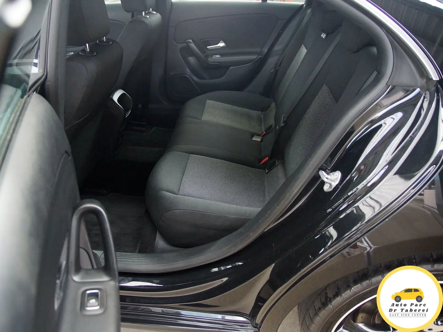 Mercedes-Benz CLA Business Coupe 200d DCT camera cockpit
