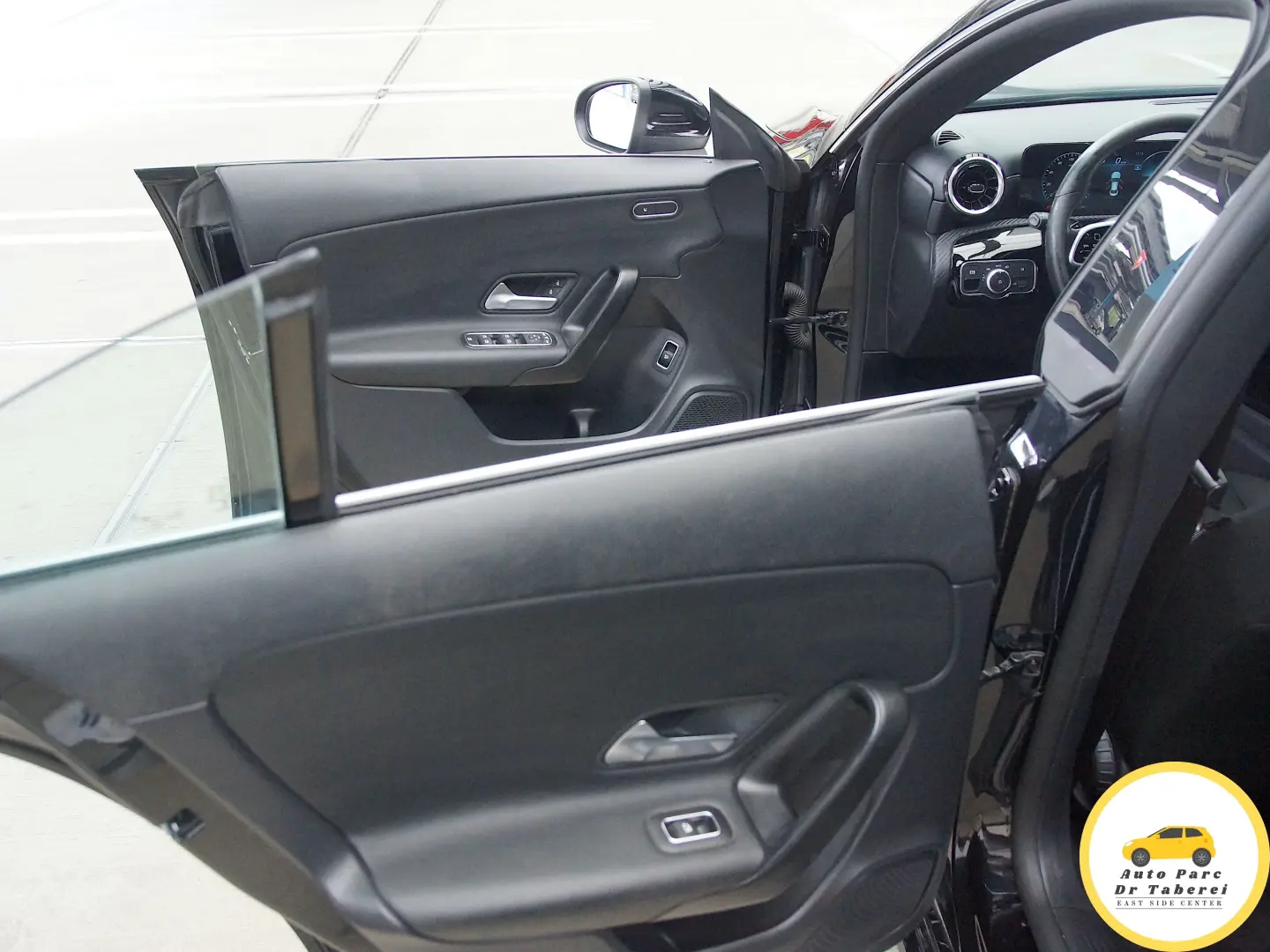 Mercedes-Benz CLA Business Coupe 200d DCT camera cockpit