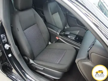 Mercedes-Benz CLA Business Coupe 200d DCT camera cockpit