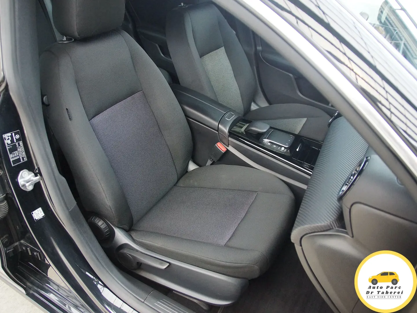 Mercedes-Benz CLA Business Coupe 200d DCT camera cockpit