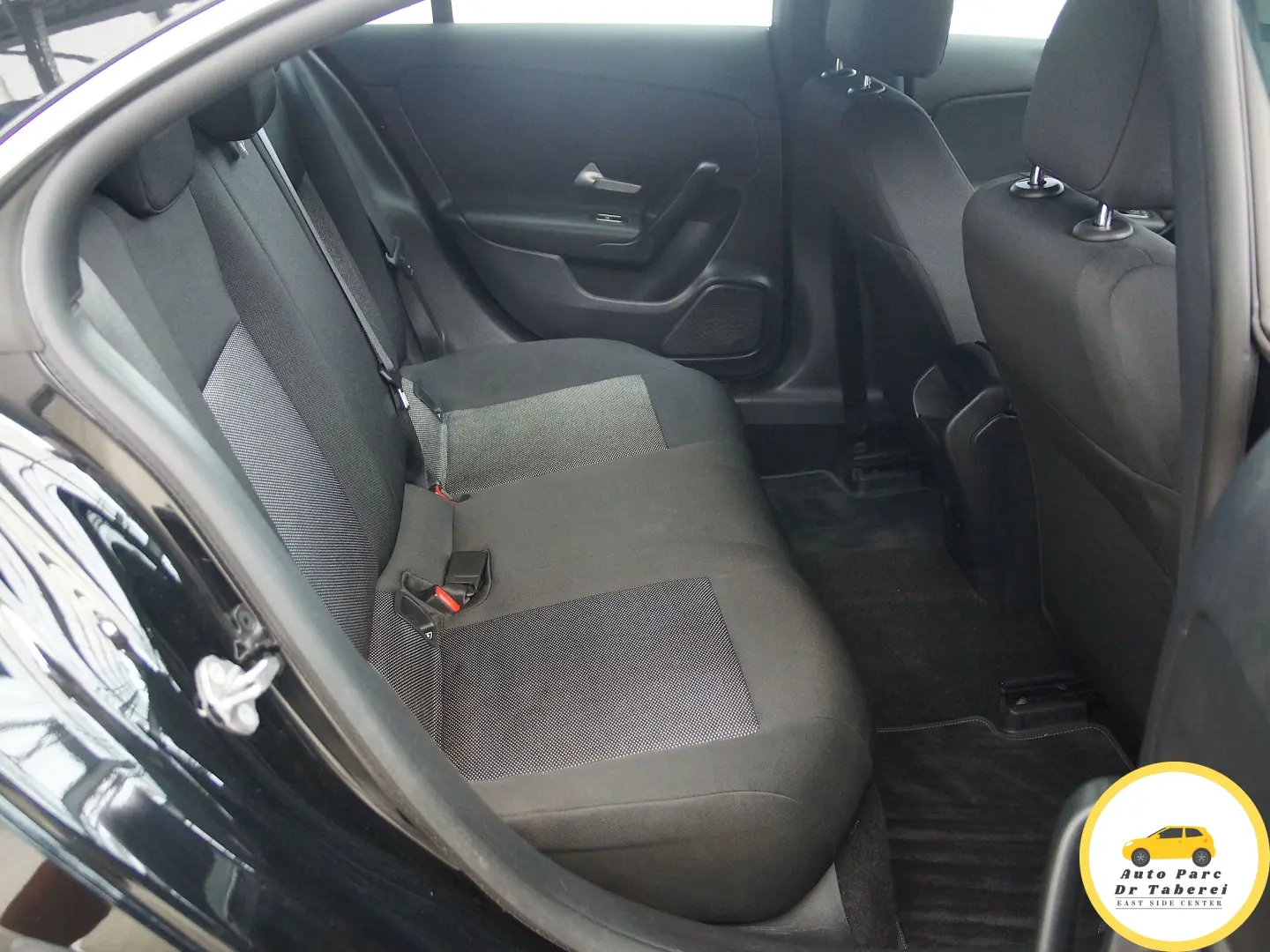 Mercedes-Benz CLA Business Coupe 200d DCT camera cockpit