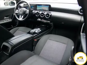 Mercedes-Benz CLA Business Coupe 200d DCT camera cockpit