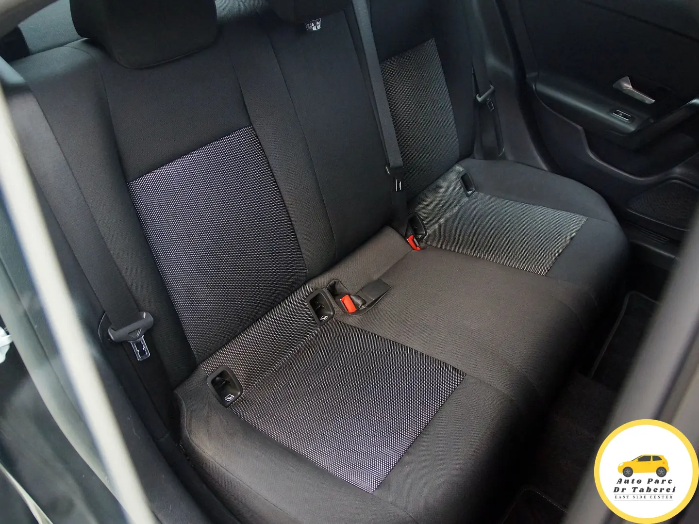 Mercedes-Benz CLA Business Coupe 200d DCT camera cockpit