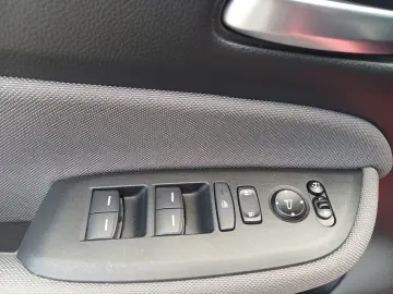 Honda JAZZ Crosstar Advance 1.5 hybrid 122 CP CVT