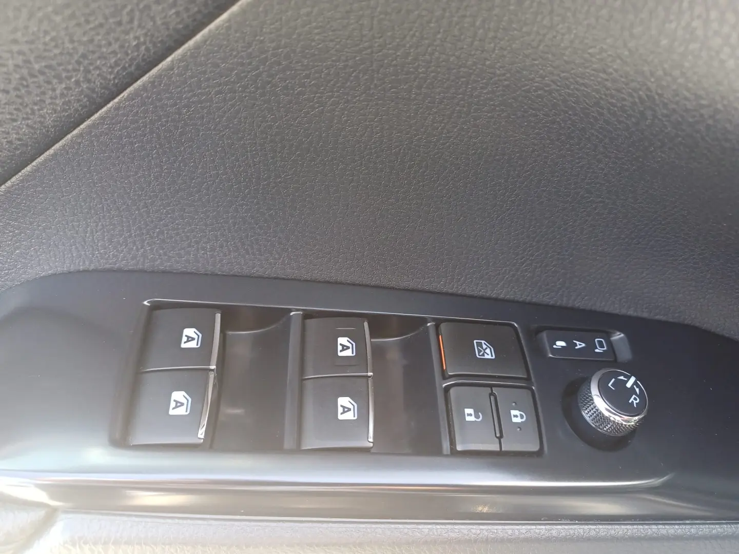 Toyota Camry Exclusive 2.5 Hybrid 218 CP