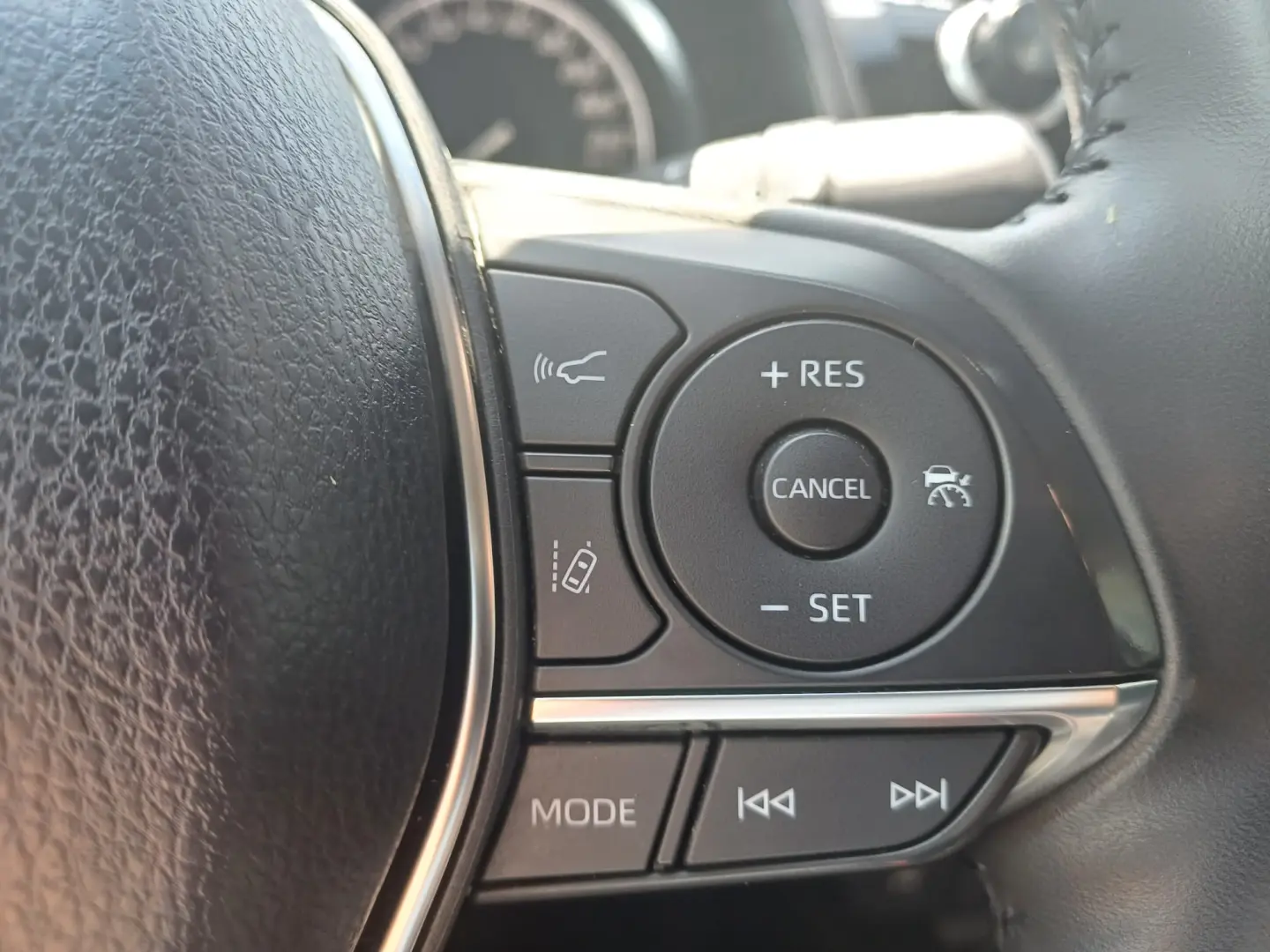 Toyota Camry Exclusive 2.5 Hybrid 218 CP