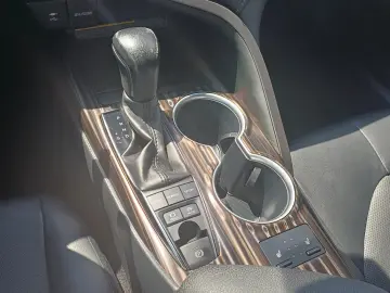 Toyota Camry Exclusive 2.5 Hybrid 218 CP