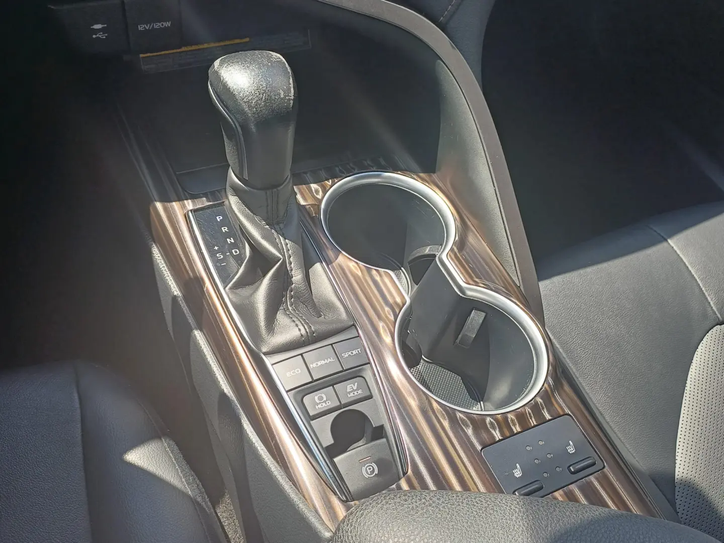 Toyota Camry Exclusive 2.5 Hybrid 218 CP