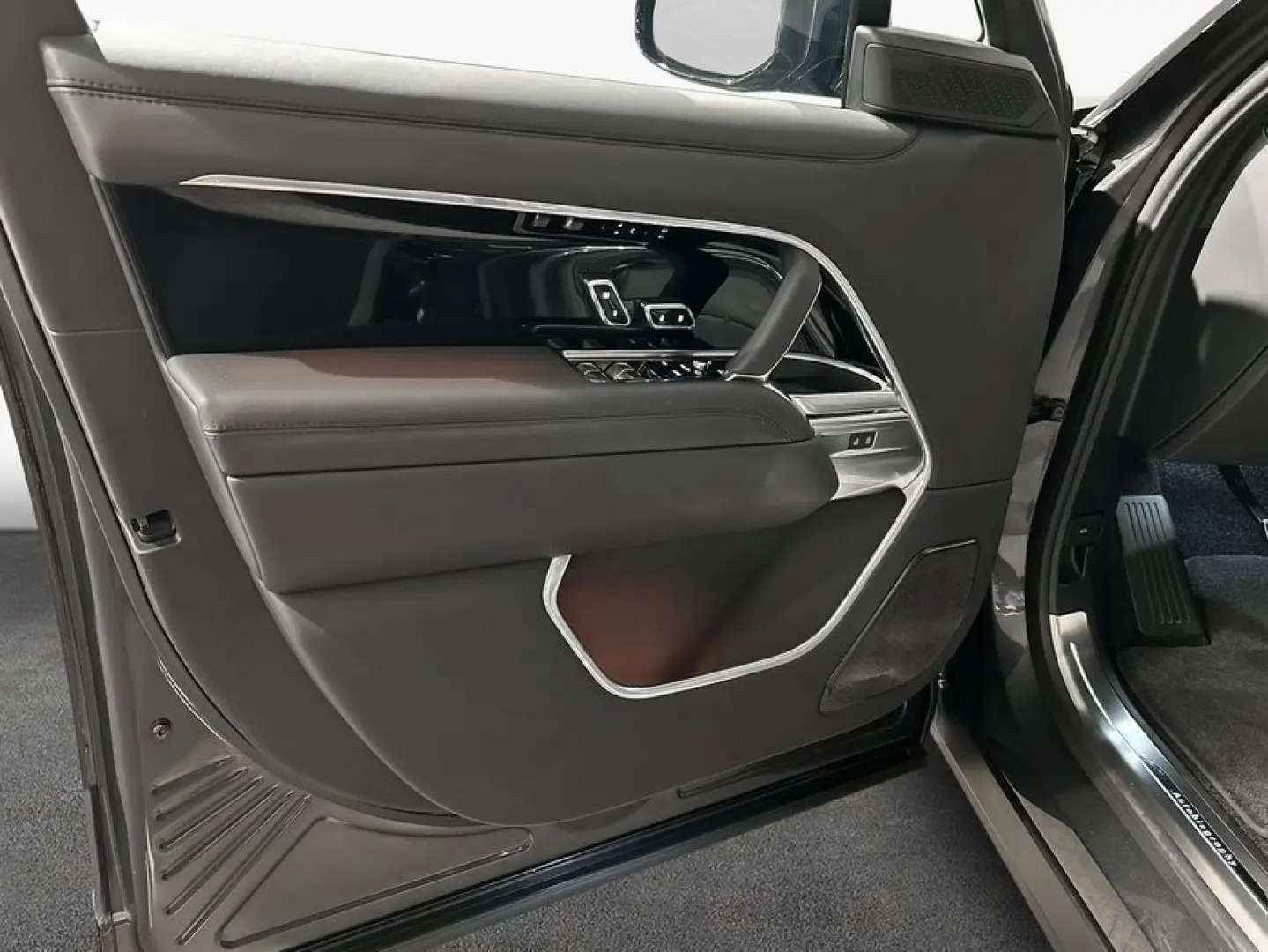 Range Rover P530 Autobiography