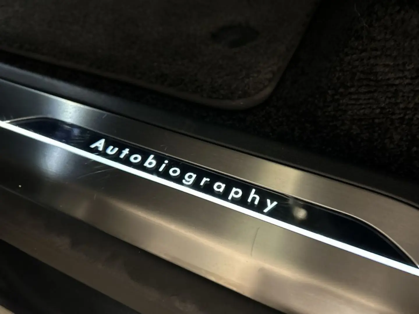 Range Rover P530 Autobiography