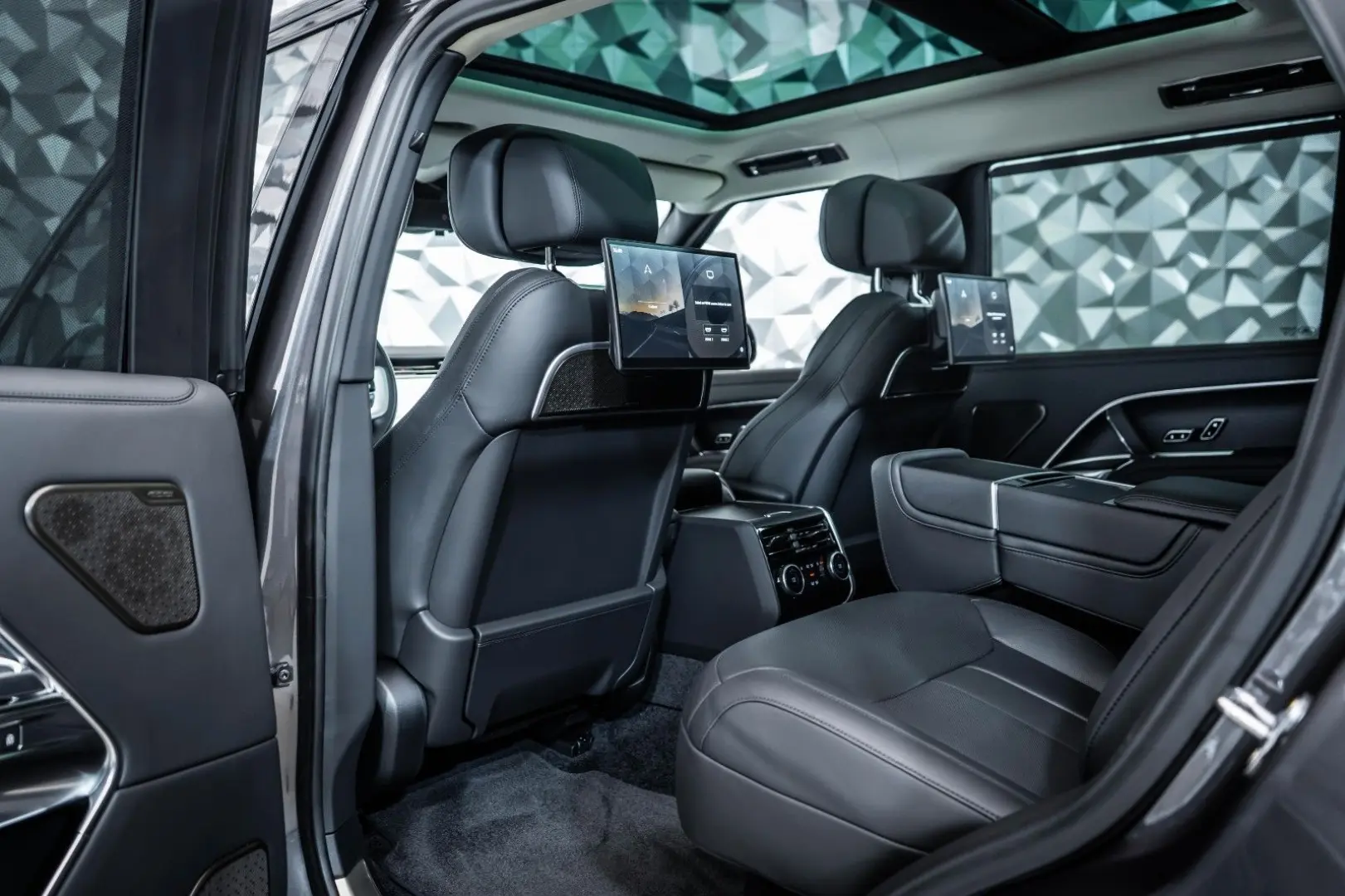 Autobiography P530 LWB Pano* Meridian