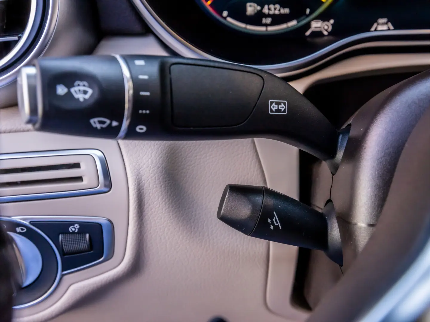 MERCEDES GLC COUPE 300 MHEV/9G-TRONIC/4MATIC/258 cp