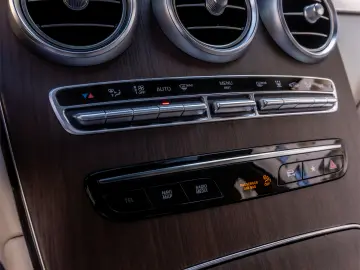 MERCEDES GLC COUPE 300 MHEV/9G-TRONIC/4MATIC/258 cp