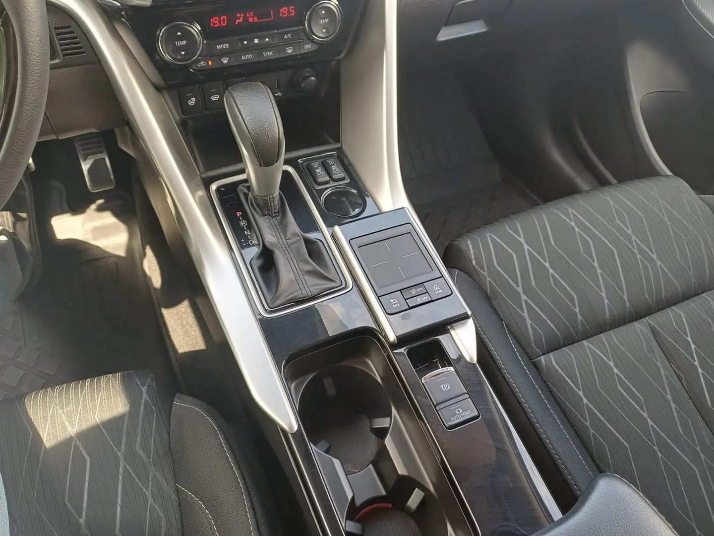 Mitsubishi ECLIPSE CROSS Intense 1.5TC CVT 2WD