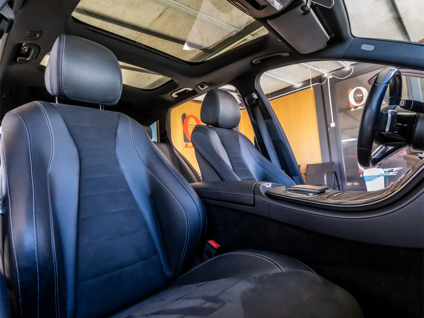 MERCEDES-BENZ E 300 de T// AMG //Facelift // 306 cp //